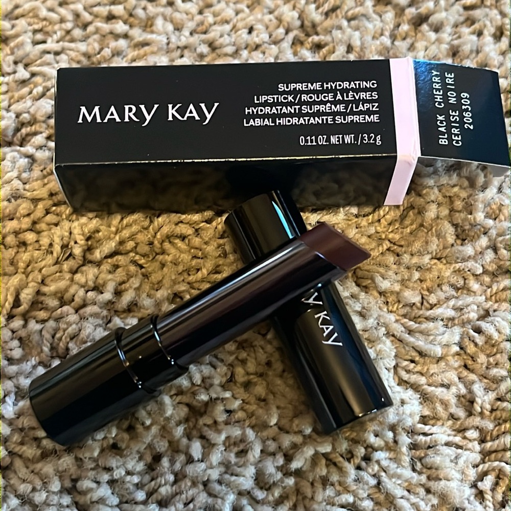 Mary Kay BLACK CHERRY lipstick